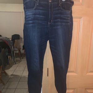 American Eagle Blue Jeans NO HOLES